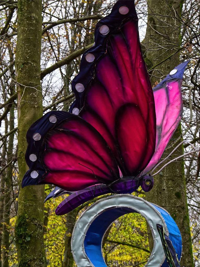 Large Butterfly Sculptures Statues For Garden – custom retail display image 2
