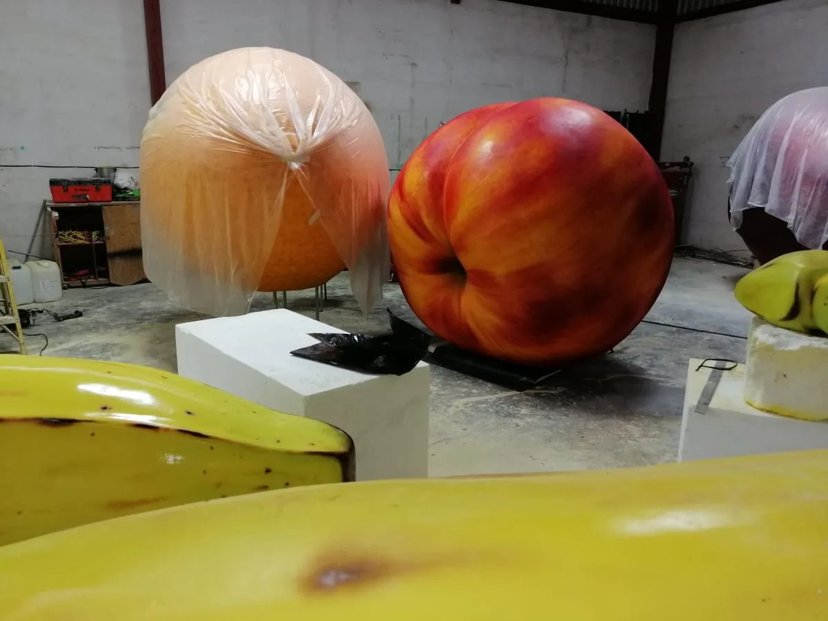 Giant Peach Statues Sculptures For Sale – custom retail display image 5