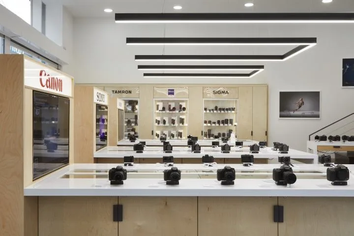 Electronics Shop Design Store Retail Displays – Store Design & Displays image 19