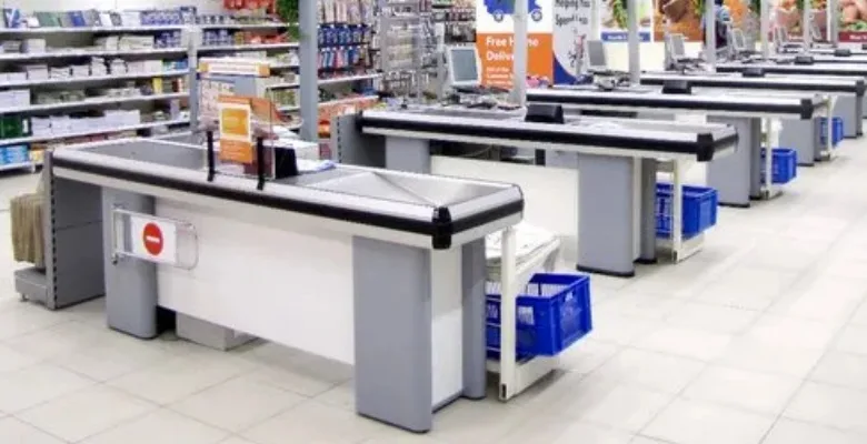 Supermarket Checkout Counter with Conveyor Belt – custom retail display image 2
