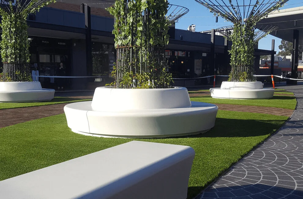 Planter Bench | Circular Fiberglass Bench With Treepot Flowerpot – custom retail display image 8