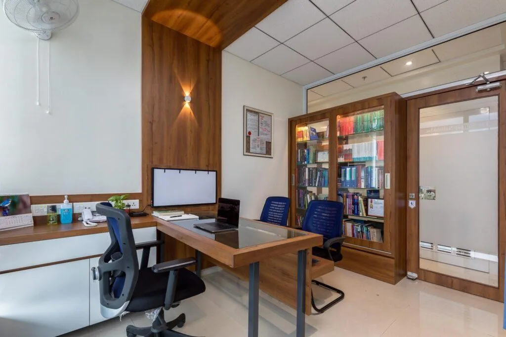 Clinic Medical Offices Design, Furniture Decorations – Home-style warm clinic with large LED lights and soft sofas and seats