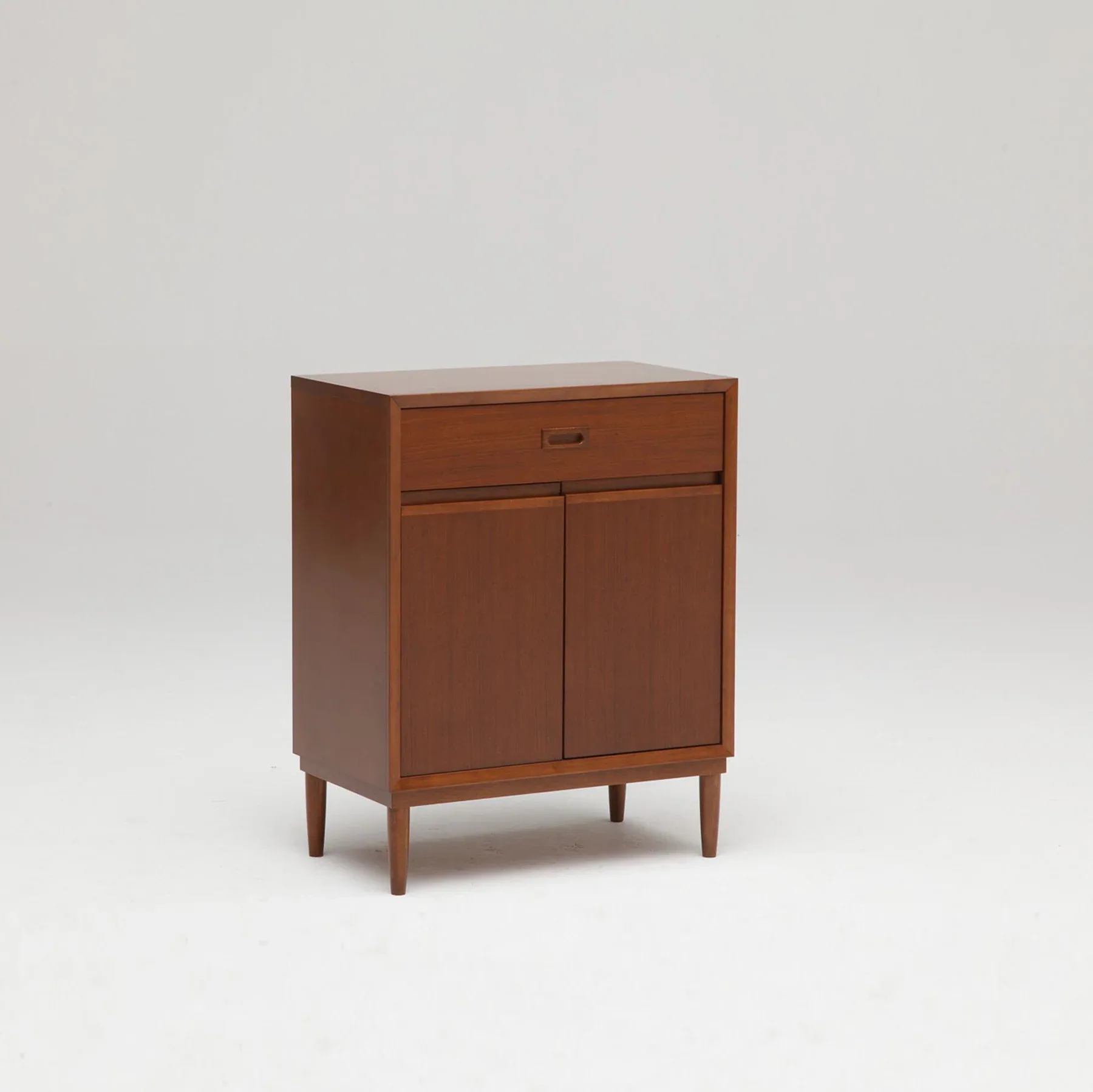 Custom Display Cases, Glass Showcases, Counters Cabinets For Retail Shops – custom retail display image 36