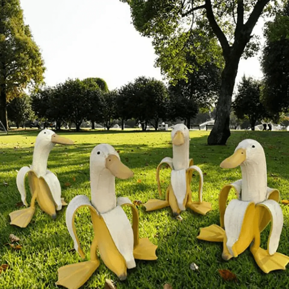 Fiberglass Banana Statues Sculptures For Garden Park – custom retail display image 3