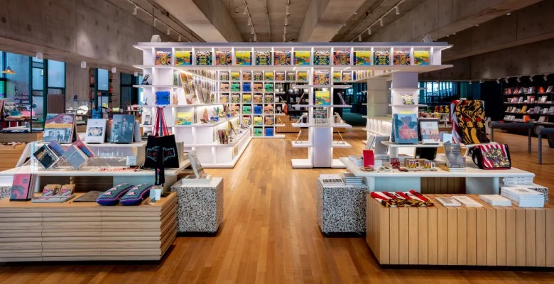 Gift Shop Design, Displays, Racks Shelving Fixtures – custom retail display image 16