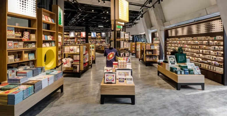 Gift Shop Design, Displays, Racks Shelving Fixtures – custom retail display image 15