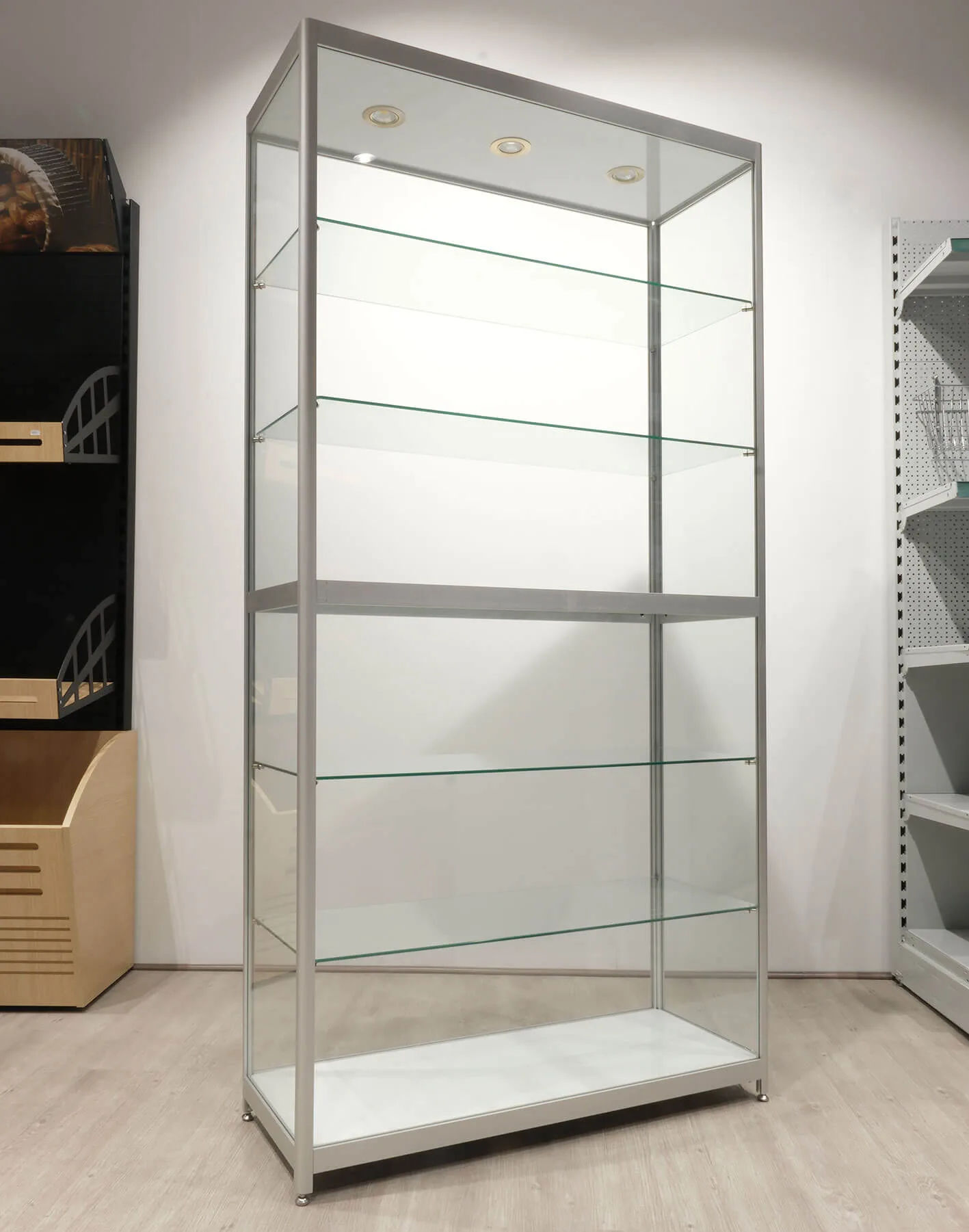 Display Cases Showcases – custom retail display image 40