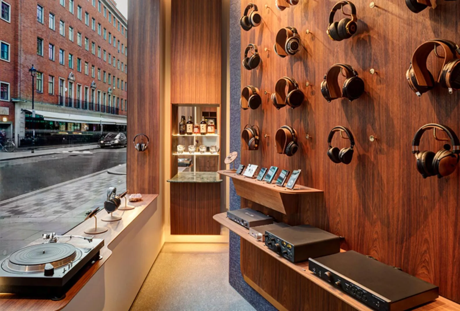 Headphone Displays, Design Store Fixtures – custom retail display image 5