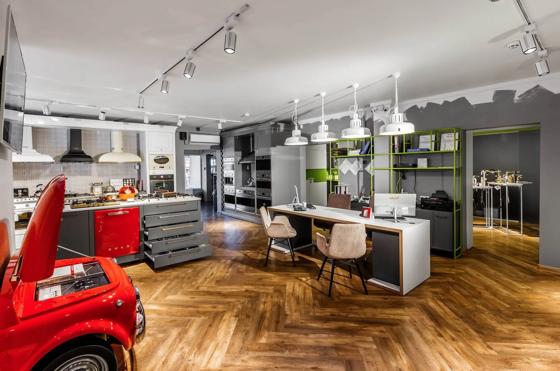 Popular Home Appliances Shop Design High-end Display Counters and Wall Cabinets