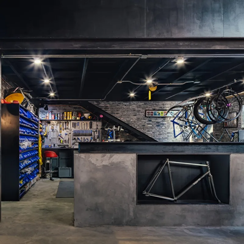 Bicycle Shop Displays | Bike Store Design Retail Fixtures – High-end bike shop design with dispaly cabinet and reception for 