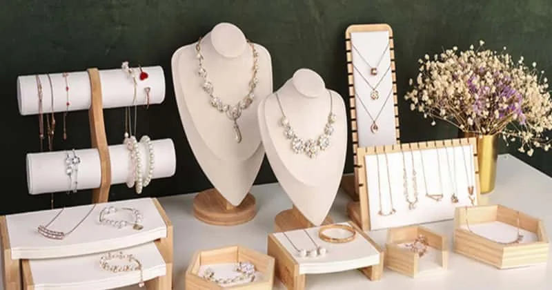 Jewelry Store Displays, Cases Retail Furniture – custom retail display image 16