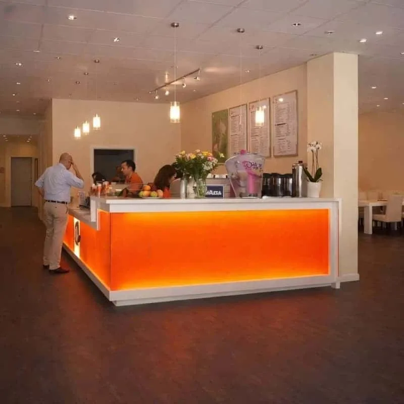 Juice Smoothie Bar Counter For Sale | Beverage Bar – Bright Pink Purple L-Shape Mall Juice Bar Counter with Hanging Green Pla