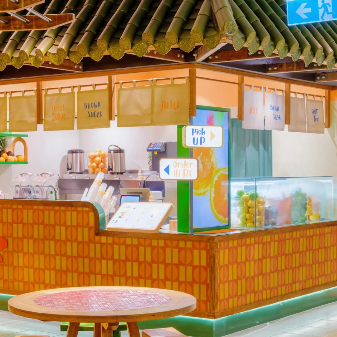 Restaurant Bar Interior Design | Hospitality Designer – Warm Natural‑Vintage Space with Greenery & Soft Lighting Dinner Resta