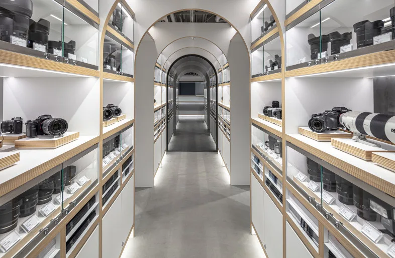 Camera Store Design Displays – custom retail display image 3
