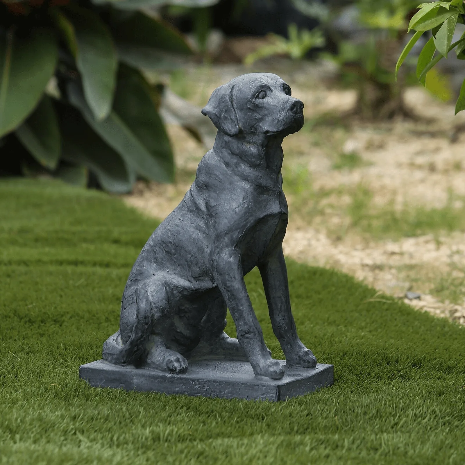 Life Size Labrador Statues Sculptures For Garden – custom retail display image 5