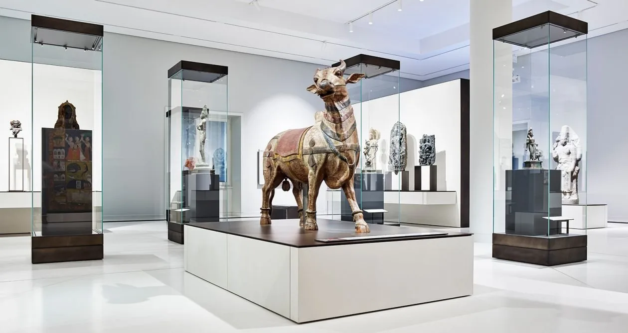 Display Cases Showcases – custom retail display image 37