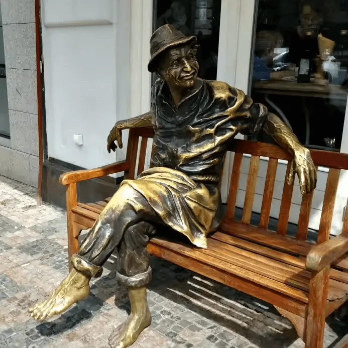 Man Bronze Statue (11) Man Bronze Statues For Sale | Outdoor Large Sculptures – custom retail display image 6