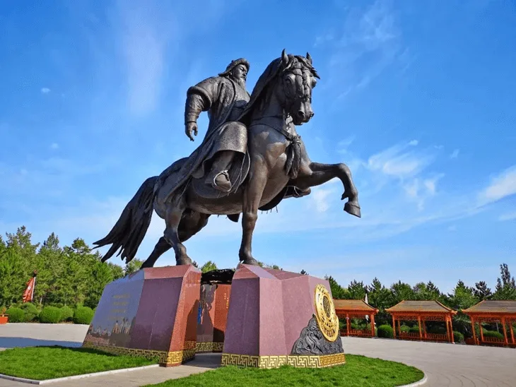 Man Bronze Statues For Sale | Outdoor Large Sculptures – custom retail display image 5