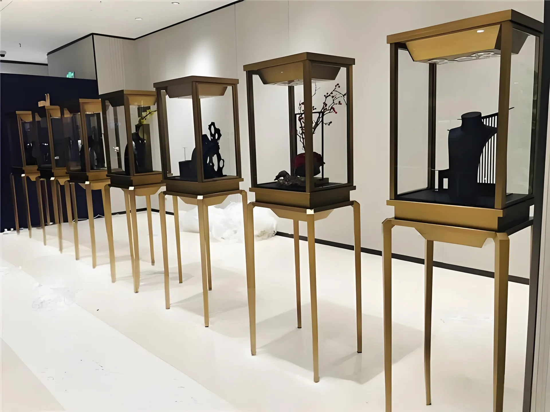 Display Pedestal Stands Display Plinths | Retail Plinths Art Plinths – custom retail display image 39