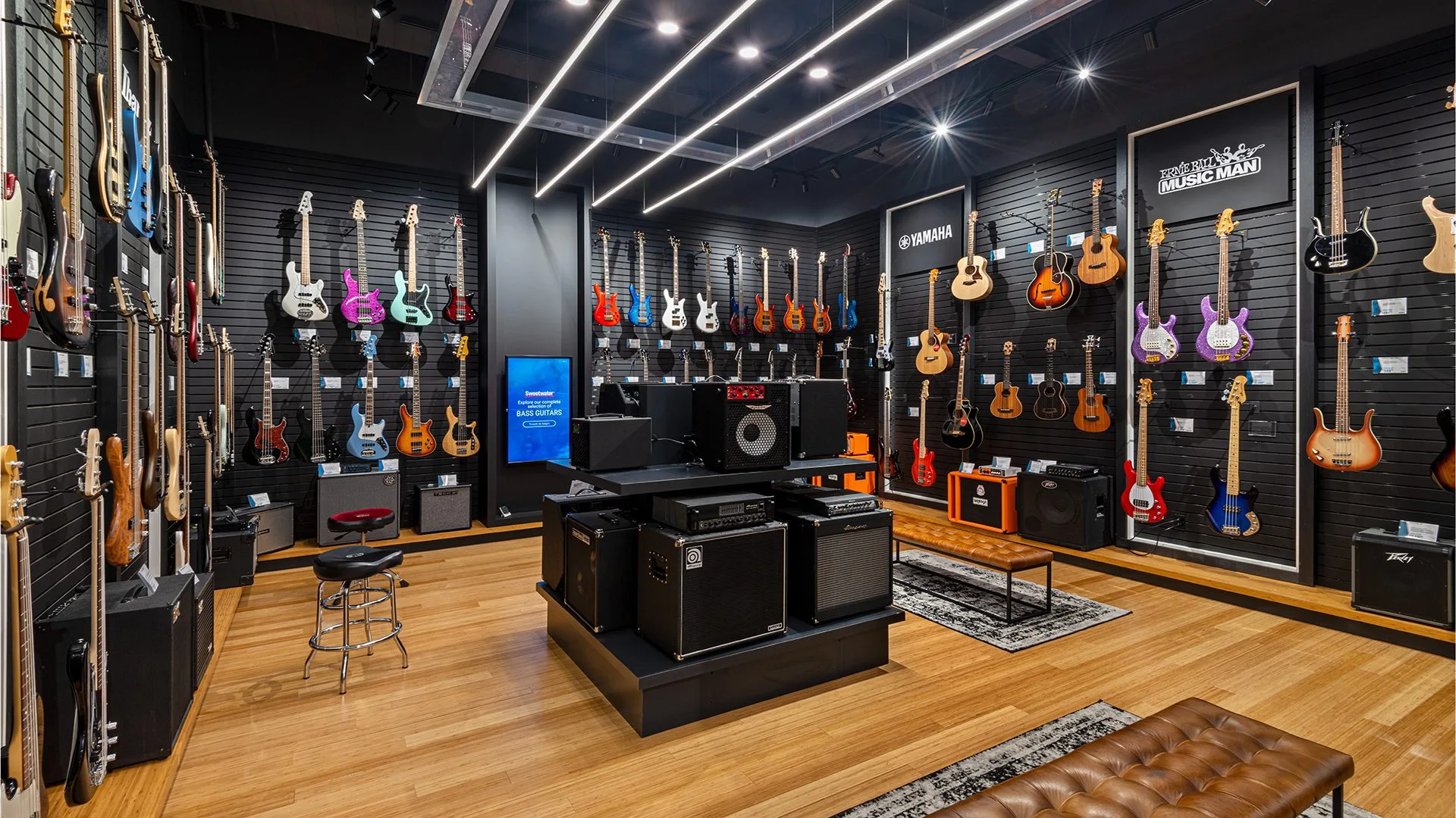 Electric Guitar Store Design With Slatwall Guitar Displays & Decoration Fixtures