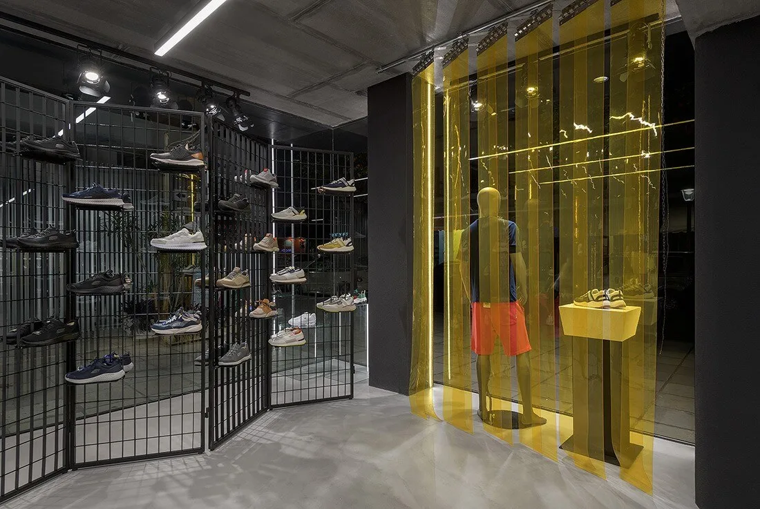 Sneaker Shop Design Retail Store Fixtures – Retro and futuristic sneaker store design wooden wall cabinets with unique design