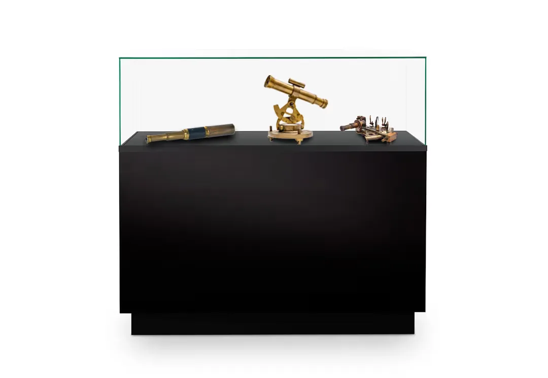 Museum Display Cases – custom retail display image 19