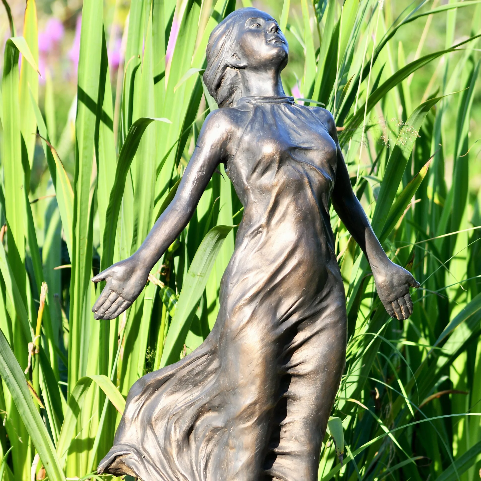 Women Bronze Statues For Sale | Large Garden – custom retail display image 5